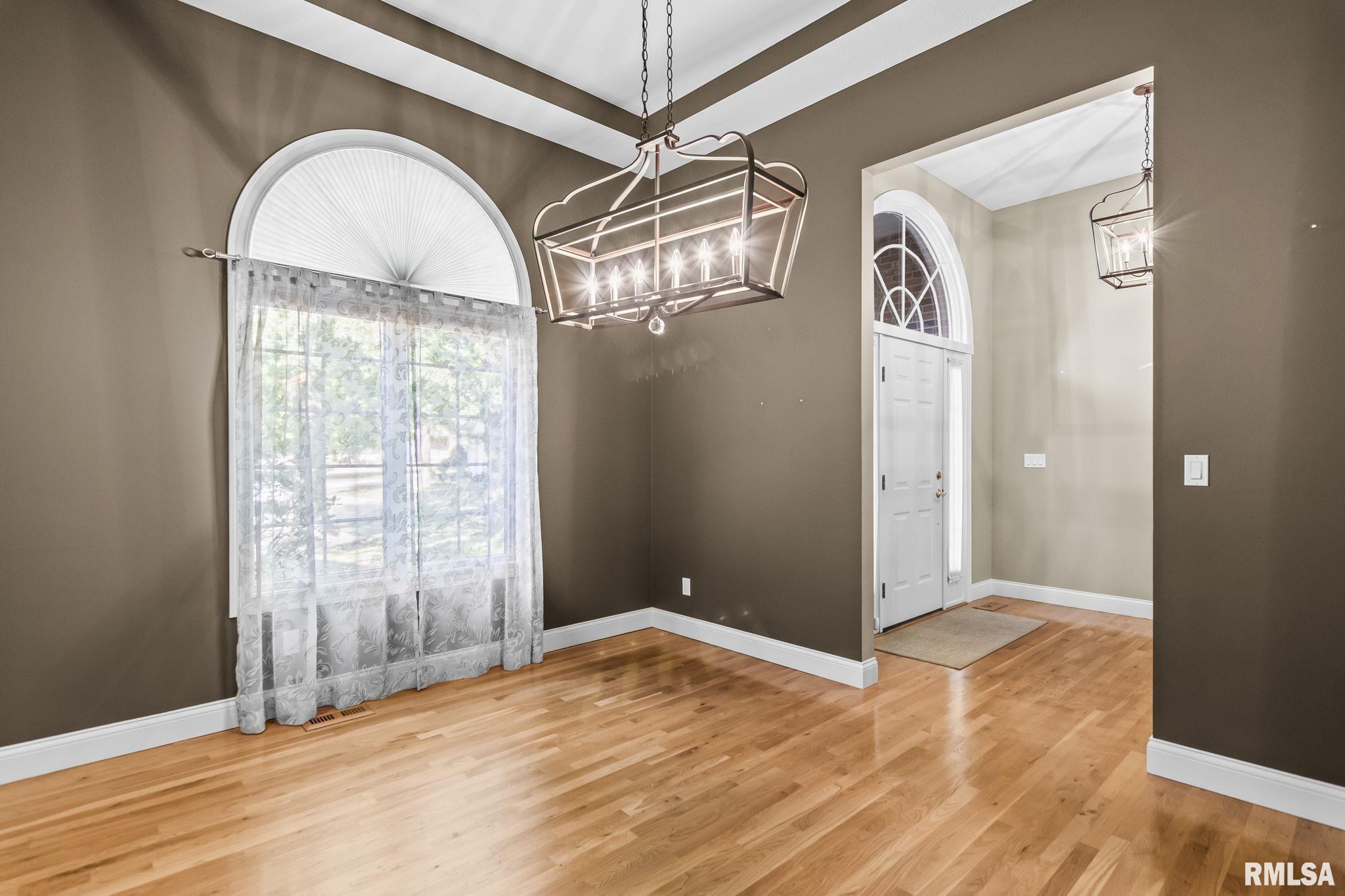 2317 Mariners Point Lane Springfield, IL 62712 - Photo 11 of 56