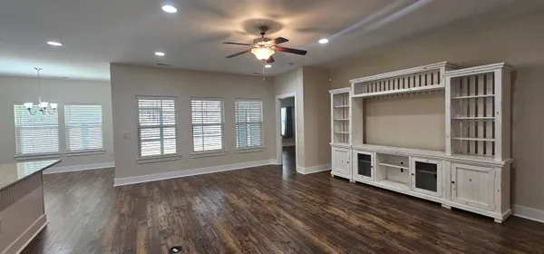 $2,195 | 440 Shaftesbury Lane, Conway, SC 29526