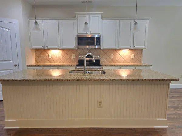 $2,195 | 440 Shaftesbury Lane, Conway, SC 29526