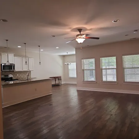 $2,195 | 440 Shaftesbury Lane, Conway, SC 29526