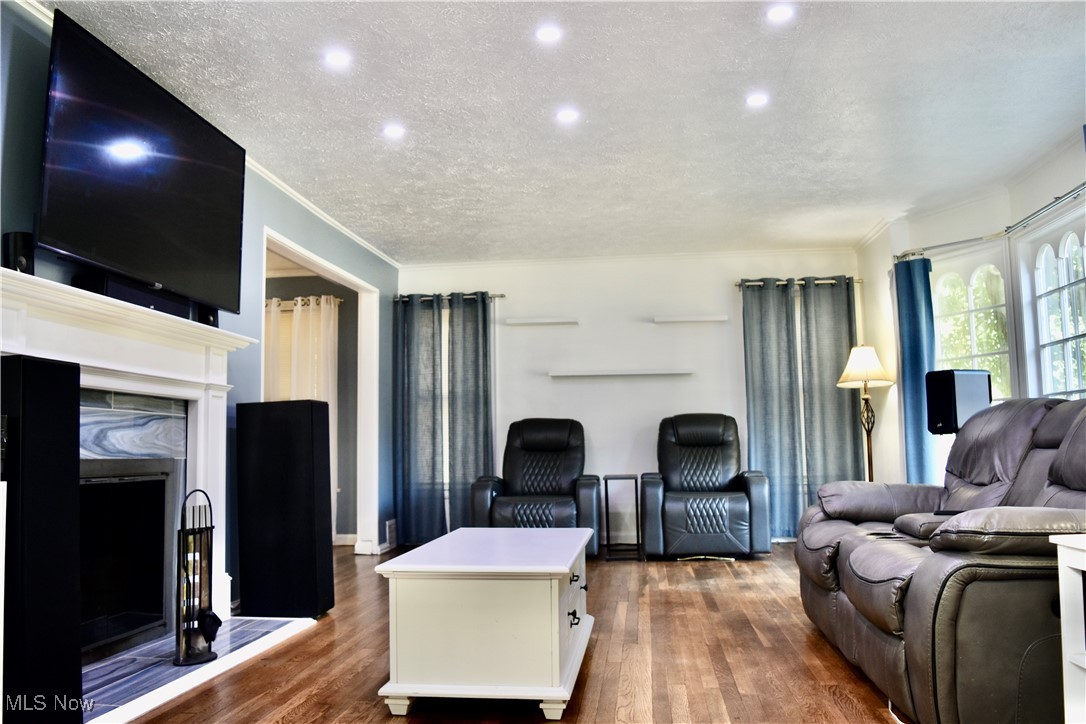 16252 Oakhill Road Cleveland, OH 44112 - Photo 8 of 28 Gallery Image 8