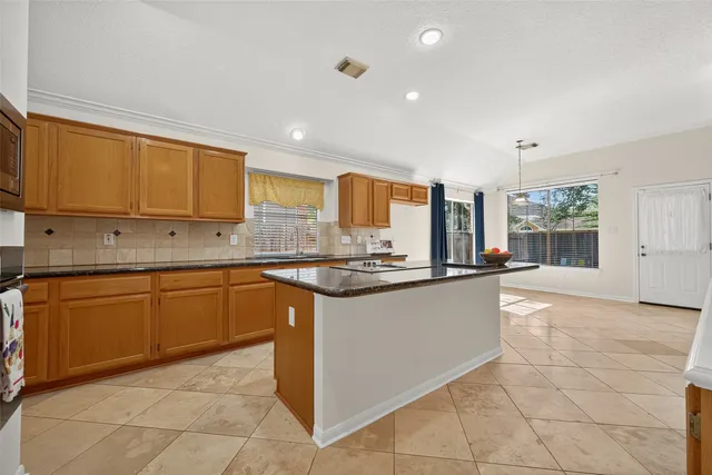 $369,000 | 3310 East Overdale Drive, Pearland, TX 77584