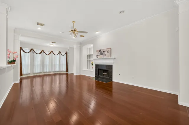 $369,000 | 3310 East Overdale Drive, Pearland, TX 77584