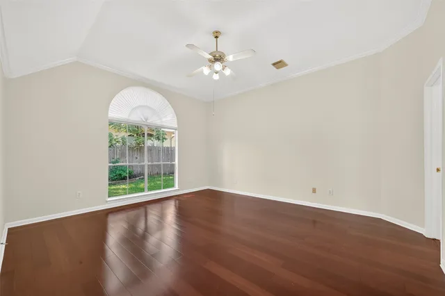 $369,000 | 3310 East Overdale Drive, Pearland, TX 77584