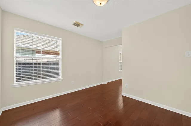 $369,000 | 3310 East Overdale Drive, Pearland, TX 77584