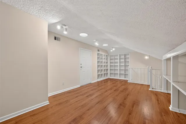 $369,000 | 3310 East Overdale Drive, Pearland, TX 77584