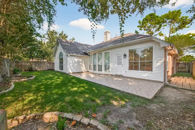 $369,000 | 3310 East Overdale Drive, Pearland, TX 77584