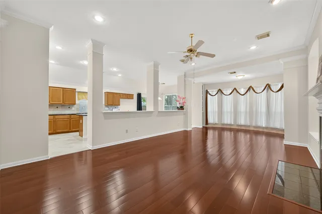 $369,000 | 3310 East Overdale Drive, Pearland, TX 77584