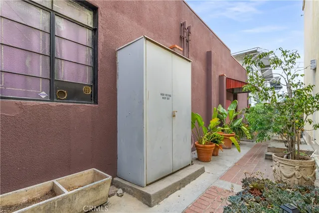$1,300,000 | 434 East 3rd Street, Long Beach, CA 90802