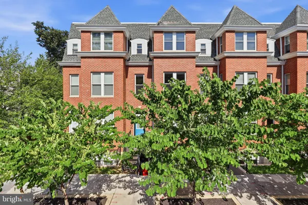 $3,450 | 1612 26th Place Southeast, Unit 16122, Washington, DC 20020