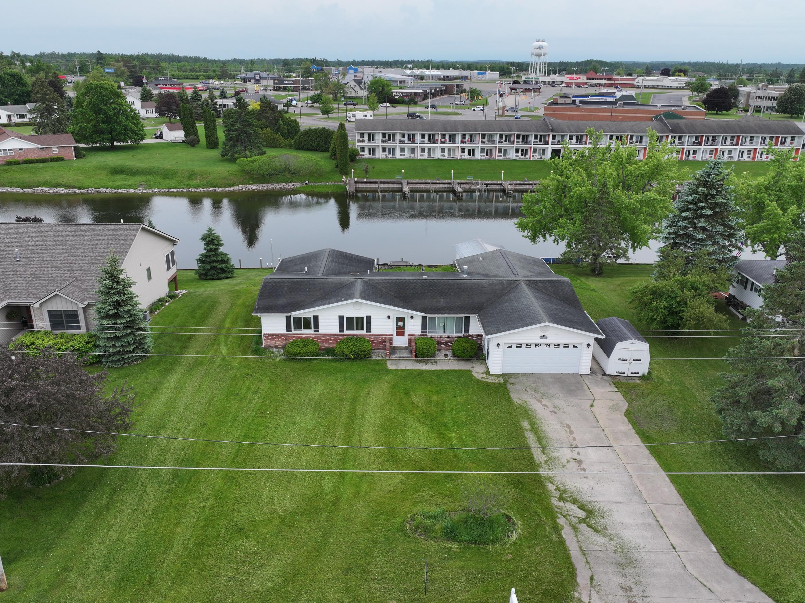 216 Riverside Drive Cheboygan, MI 49721 - Photo 2 of 35