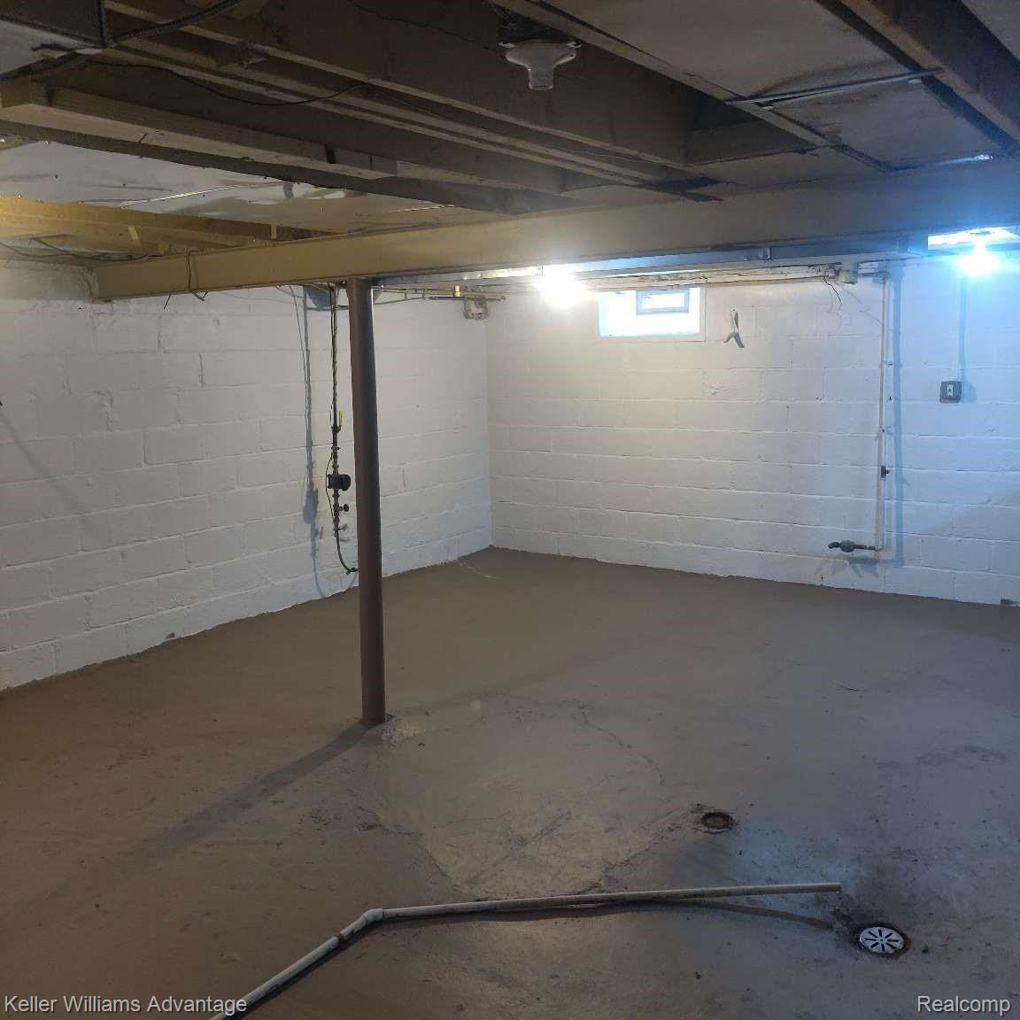 287 Elizabeth Lake Road Pontiac, MI 48341 - Photo 30 of 30 basement 1.jpg