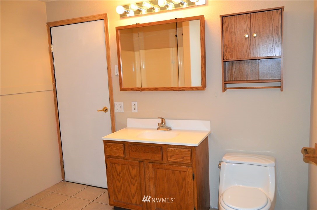 119 Logan Hill Road Chehalis, WA 98532 - Photo 14 of 40 a view of an empty room with a window