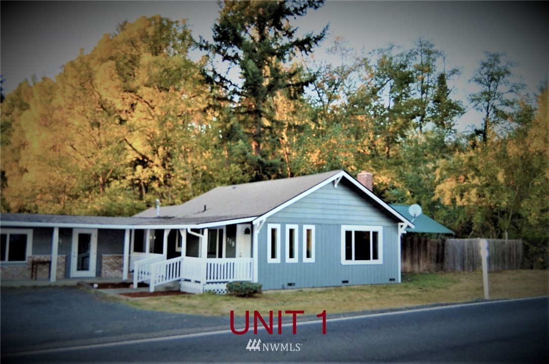 119 Logan Hill Road Chehalis, WA 98532 - Photo 7 of 40 a front view of a house with a yard