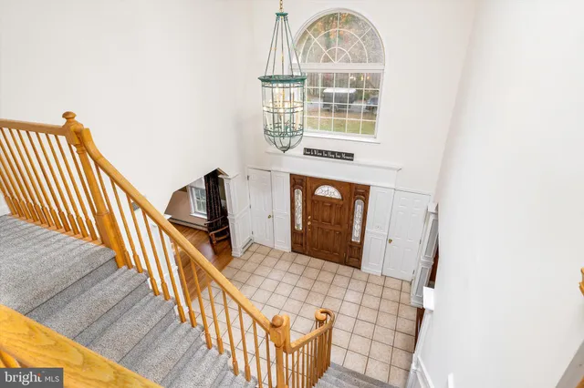 a view of livingroom with furniture