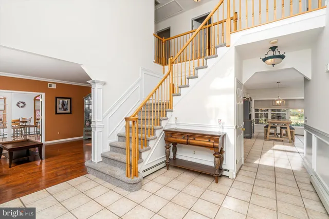 a view of entryway and hall