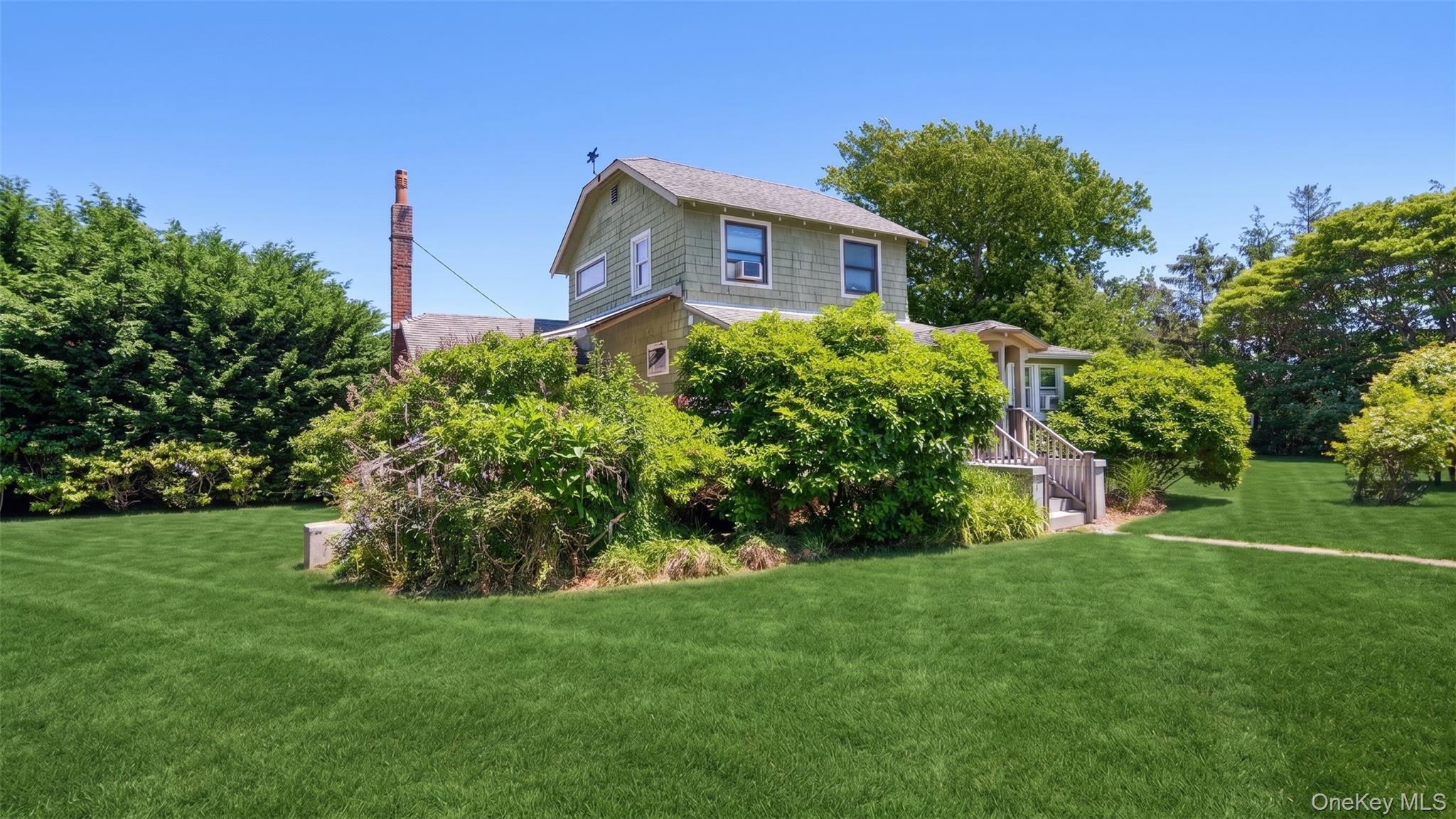 127 Inlet Road Hampton Bays, NY 11946 - Photo 17 of 24