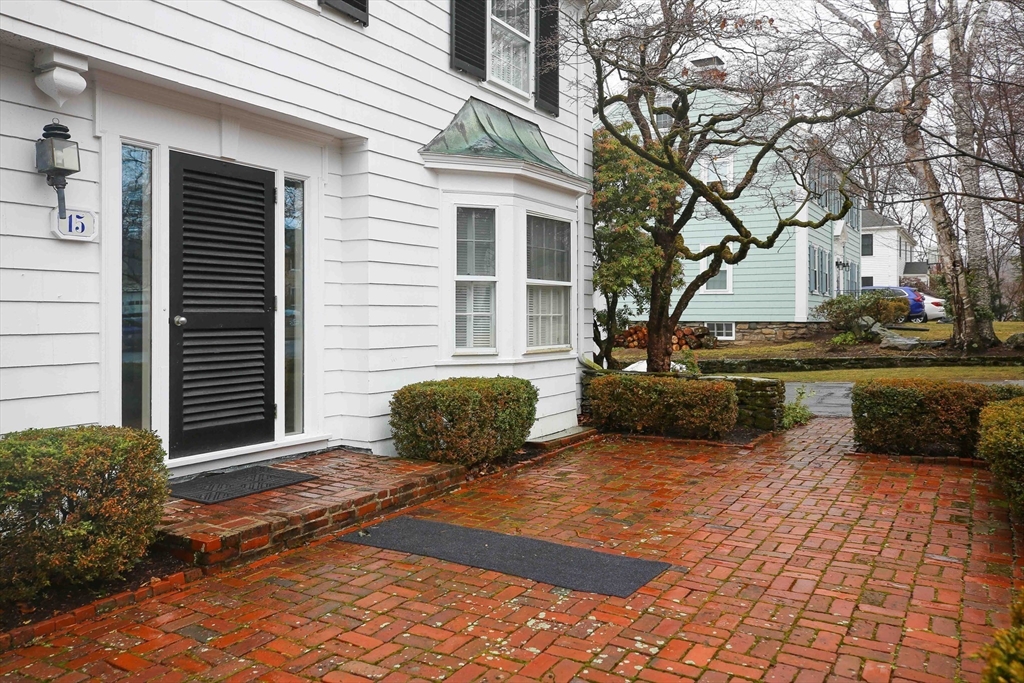 15 Dennison Road Worcester, MA 01609 - Photo 2 of 39