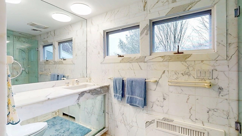 15 Dennison Road Worcester, MA 01609 - Photo 24 of 39