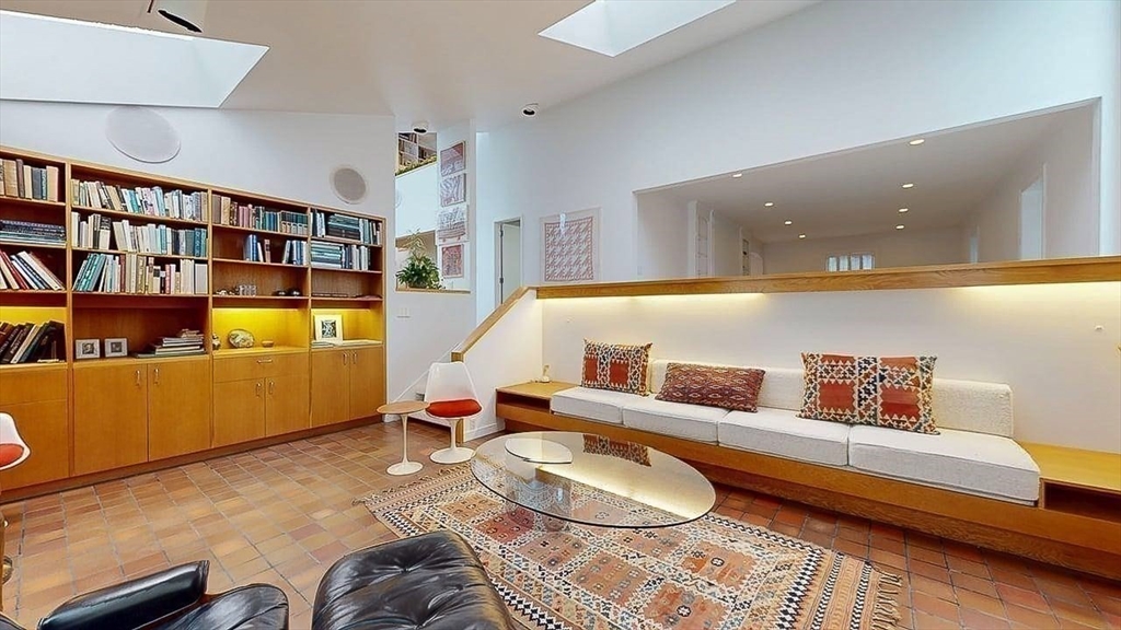 15 Dennison Road Worcester, MA 01609 - Photo 4 of 39