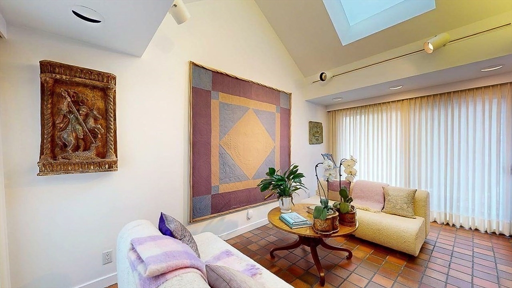 15 Dennison Road Worcester, MA 01609 - Photo 5 of 39