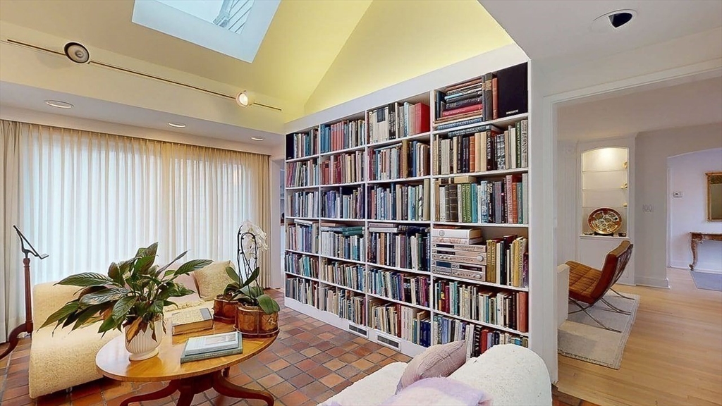 15 Dennison Road Worcester, MA 01609 - Photo 6 of 39