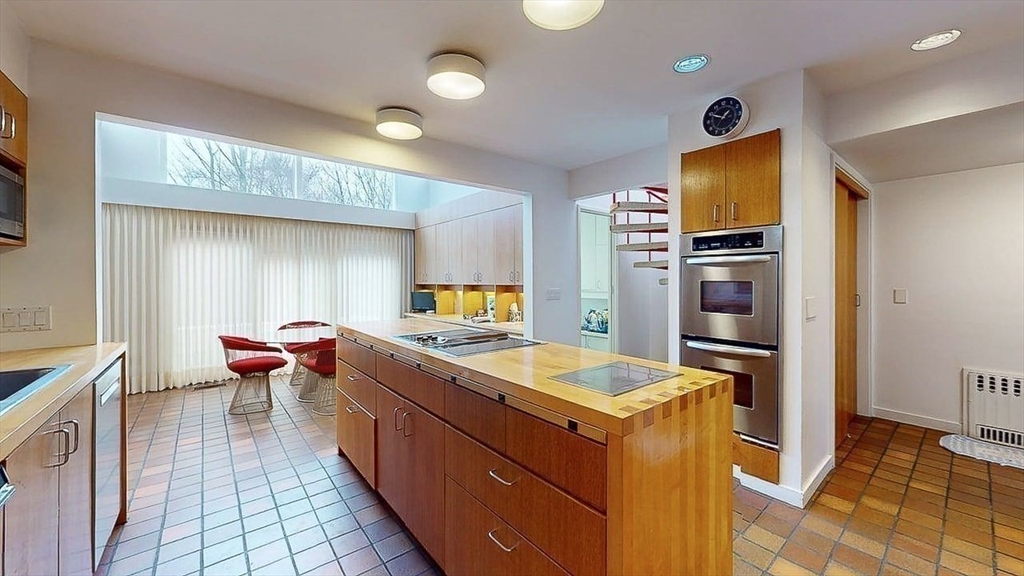 15 Dennison Road Worcester, MA 01609 - Photo 10 of 39