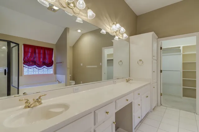 a view of a hallway with closet