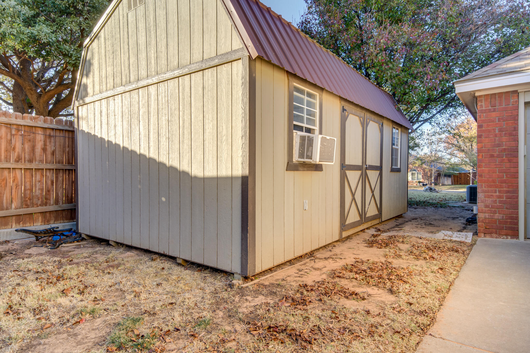 5917 85th Street Lubbock, TX 79424 - Photo 48 of 51 a backyard of a house