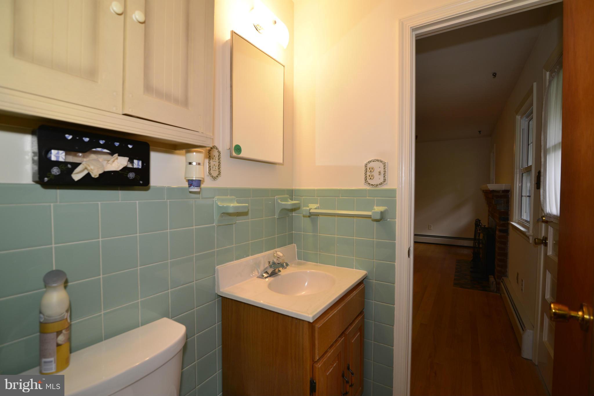 9032 Buckner Road Alexandria, VA 22309 - Photo 11 of 24 Bath (Master)