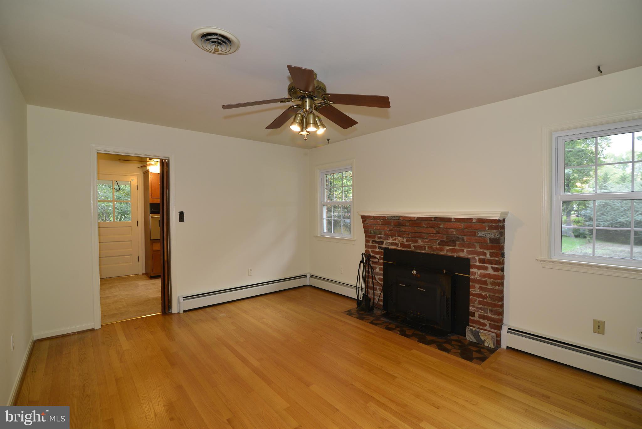 9032 Buckner Road Alexandria, VA 22309 - Photo 4 of 24 Family Room