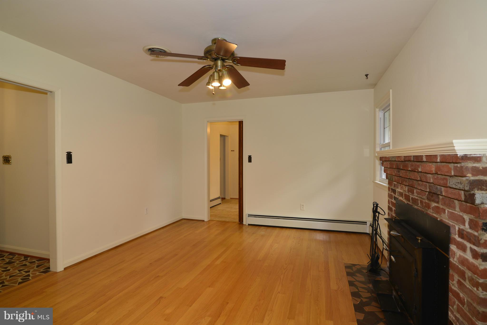 9032 Buckner Road Alexandria, VA 22309 - Photo 5 of 24 Family Room