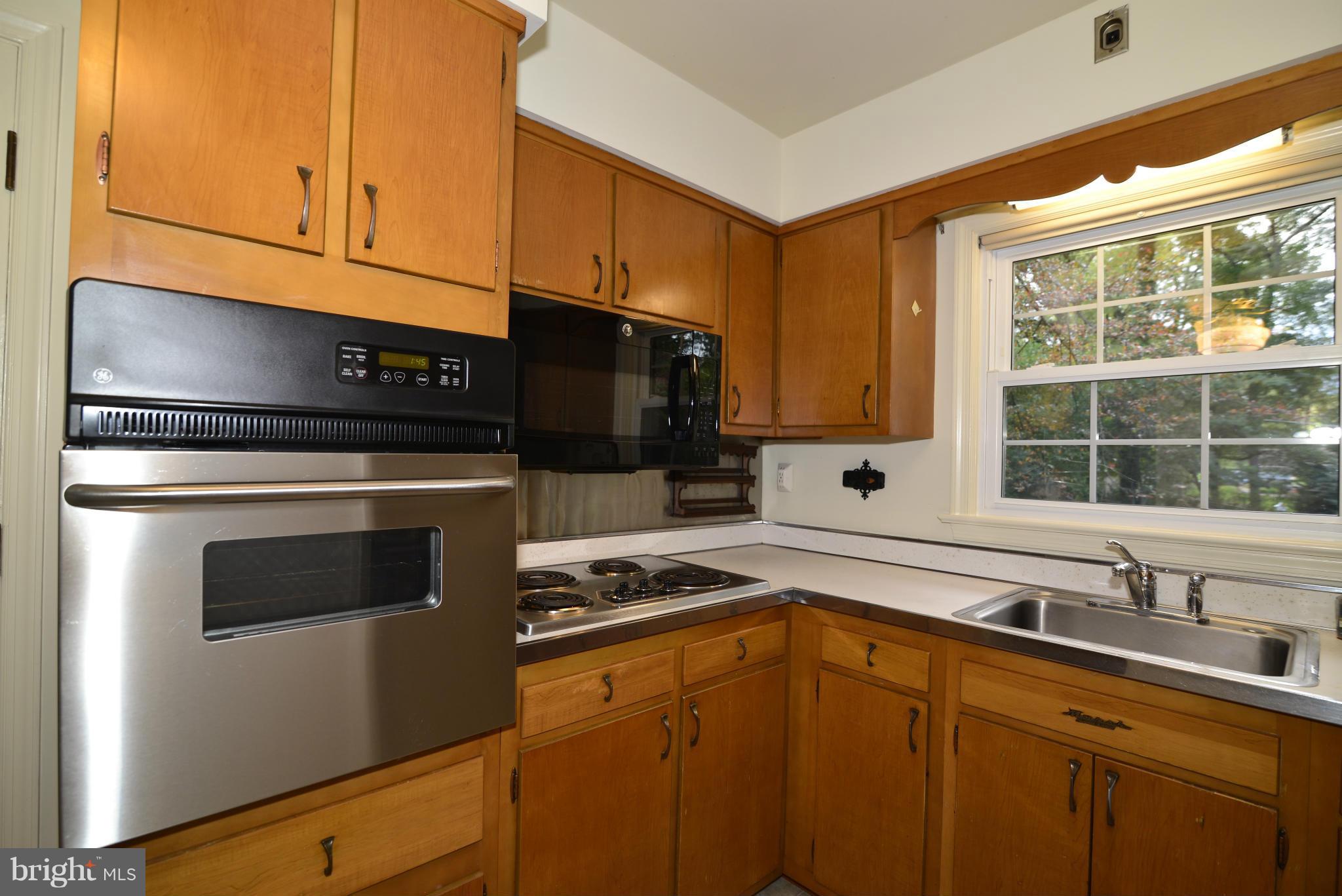 9032 Buckner Road Alexandria, VA 22309 - Photo 8 of 24 Kitchen