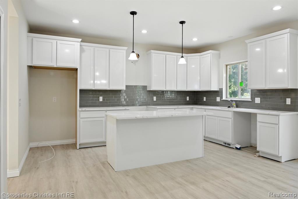 3201 Roma Court Wixom, MI 48393 - Photo 14 of 20