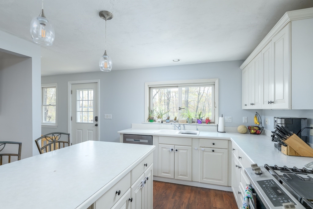 42 Maple Avenue Rutland, MA 01543 - Photo 4 of 26 Gallery Image 4