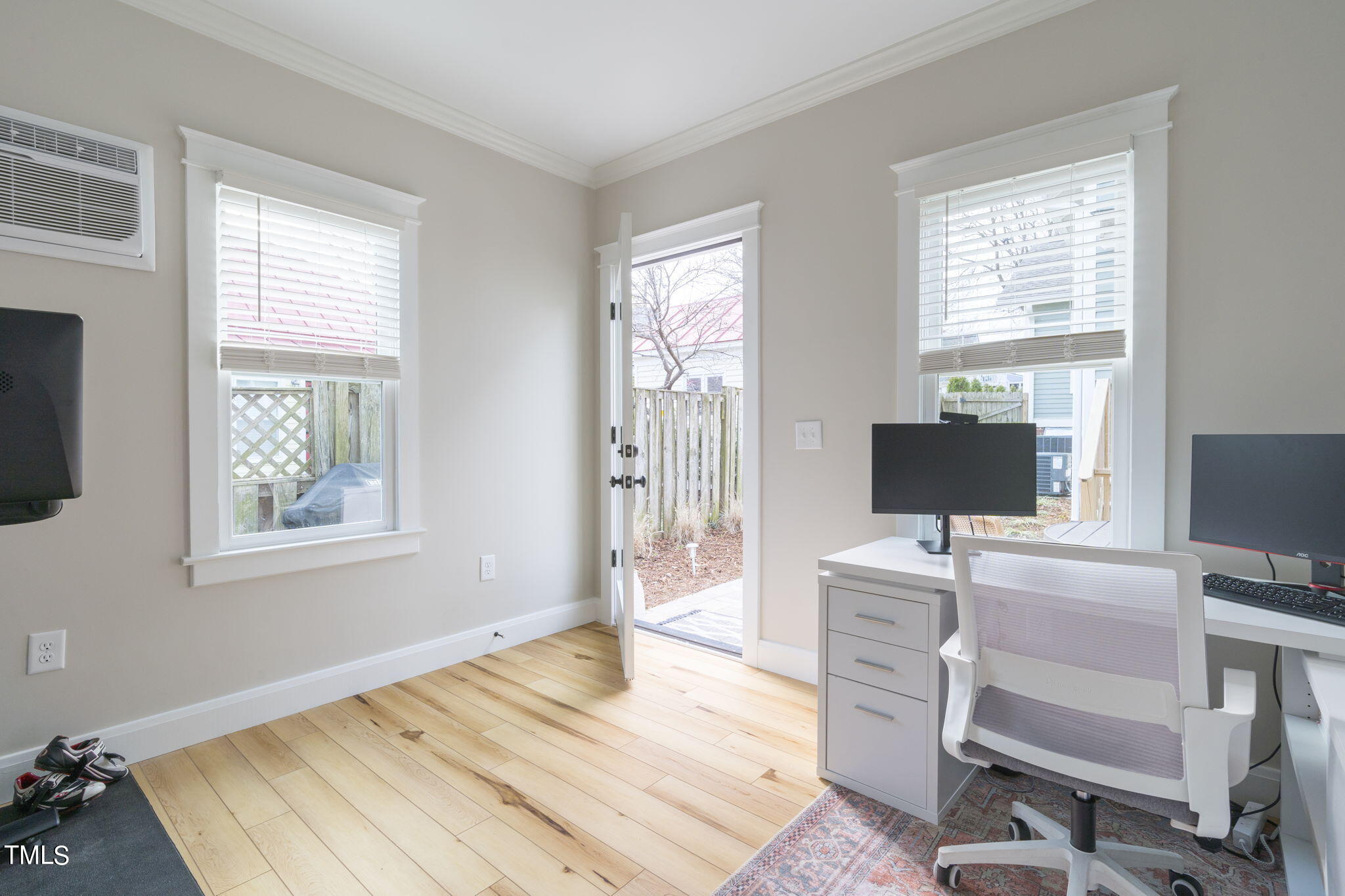 529 Euclid Street Raleigh, NC 27604 - Photo 32 of 37 a bedroom with a workspace