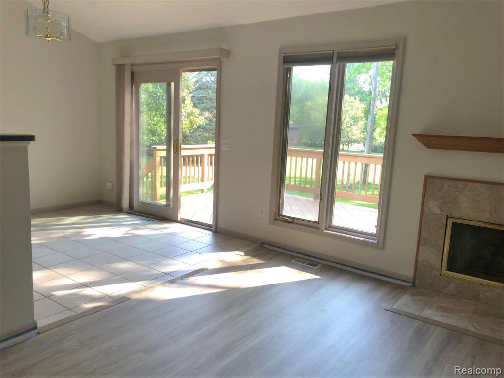26218 Orchard Lake Road Farmington, MI 48334 - Photo 7 of 24