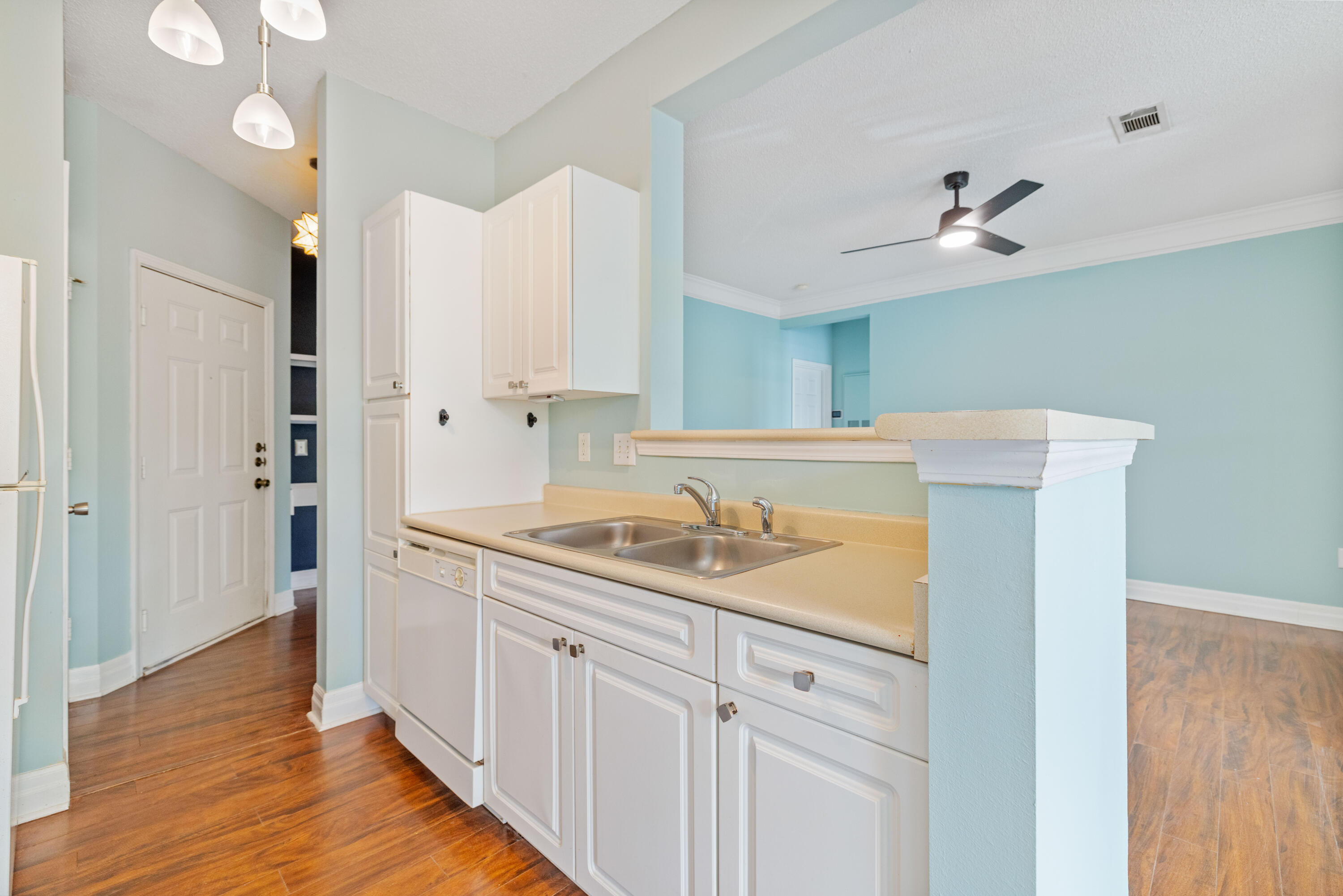 2322 Chatelain Way Mount Pleasant, SC 29464 - Photo 4 of 49