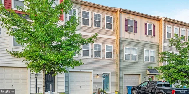 a picture of a very nice looking building