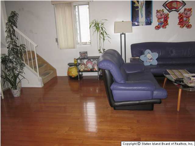 85 Simmons Loop Staten Island, NY 10314 - Photo 2 of 5 Additional Photo