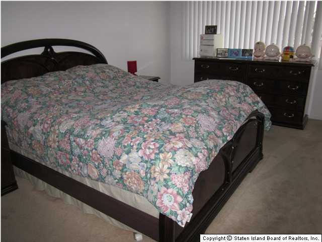 85 Simmons Loop Staten Island, NY 10314 - Photo 4 of 5 Additional Photo