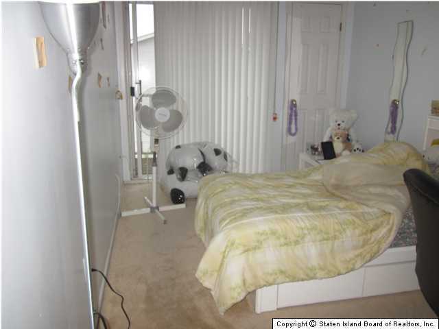 85 Simmons Loop Staten Island, NY 10314 - Photo 5 of 5 Additional Photo