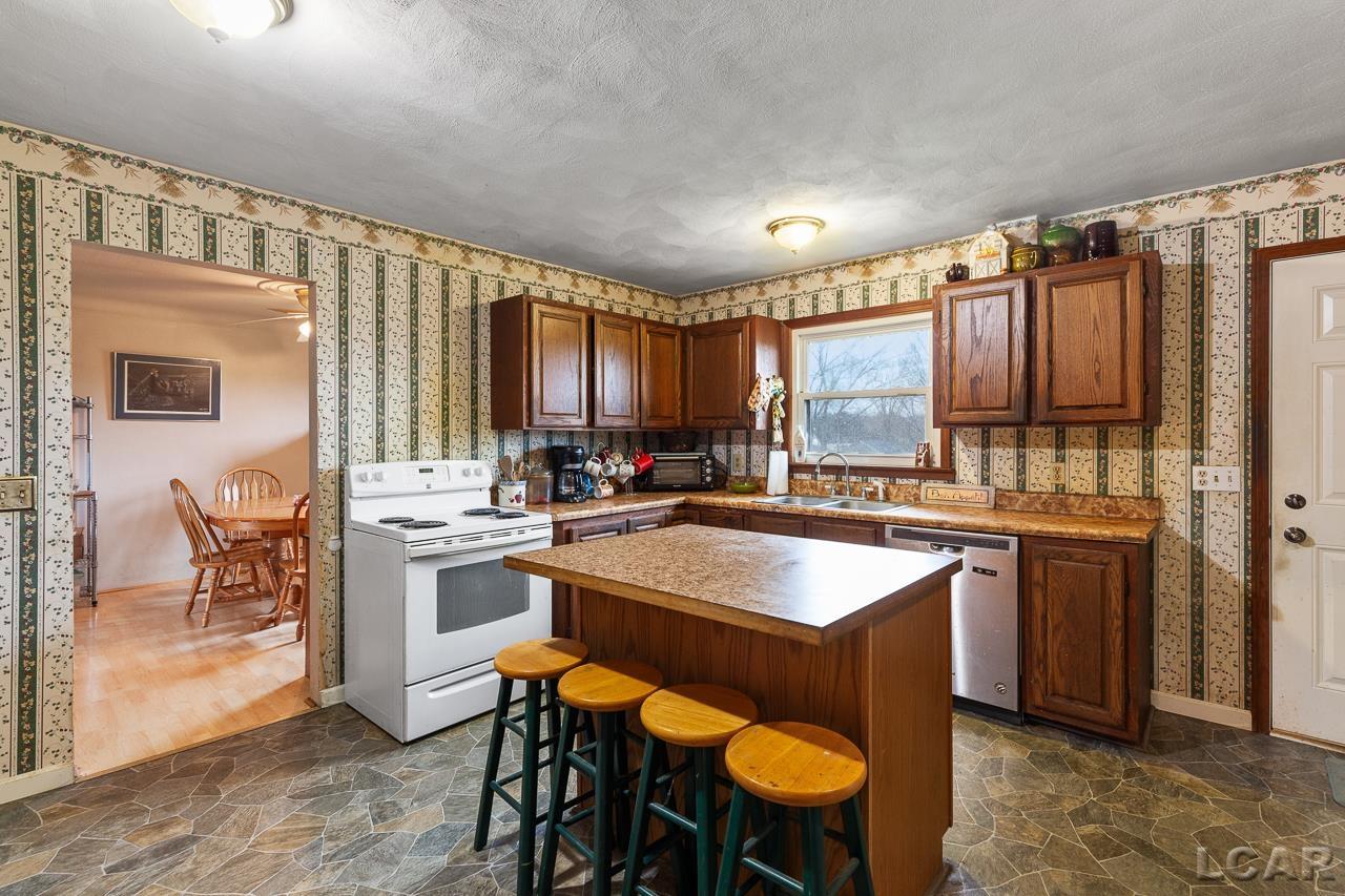 12840 Stephenson Road Brooklyn, MI 49230 - Photo 11 of 39 50138585-3ef2483d-8292-49c9-80cb-9c4c86fe8b8b.JPG