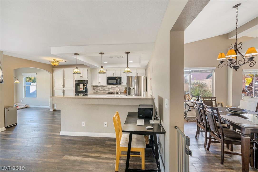 5912 Hollowridge Road North Las Vegas, NV 89031 - Photo 9 of 32