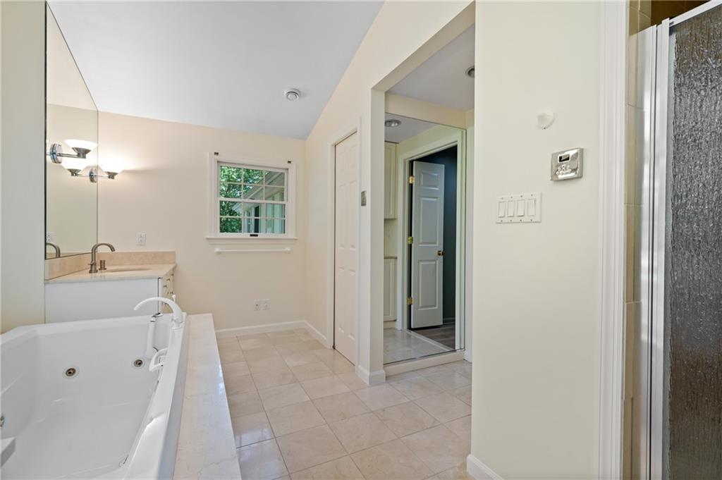 323 Cornwall Drive Pittsburgh, PA 15238 - Photo 26 of 41 a bathroom with a bathtub and a sink