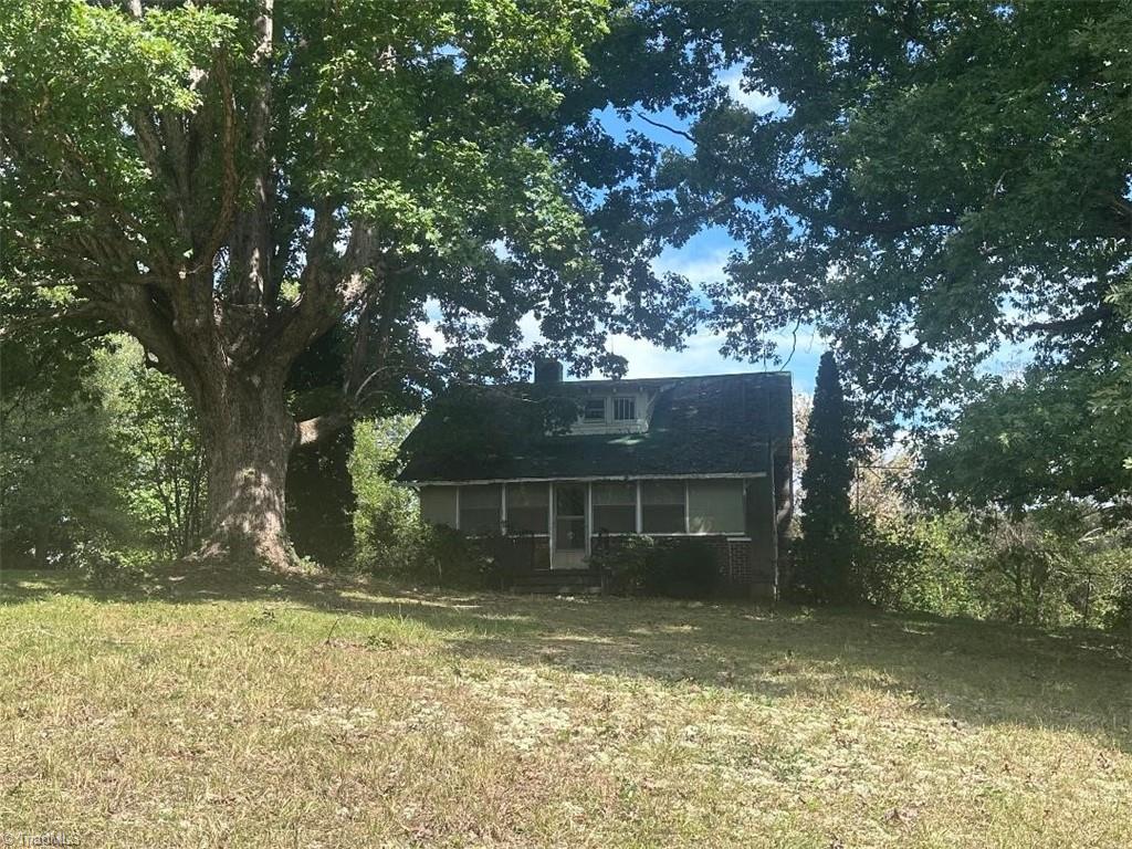 2037 Doss Road Danbury, NC 27016 - Photo 3 of 29 Gallery Image 3