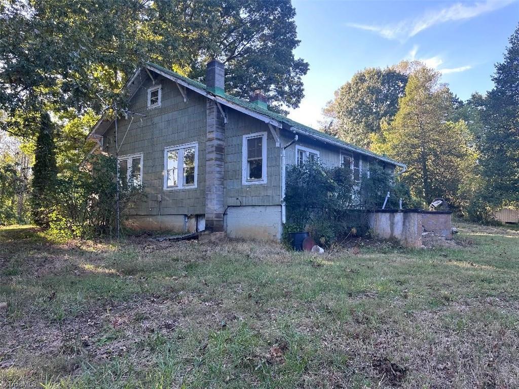 2037 Doss Road Danbury, NC 27016 - Photo 4 of 29 Gallery Image 4