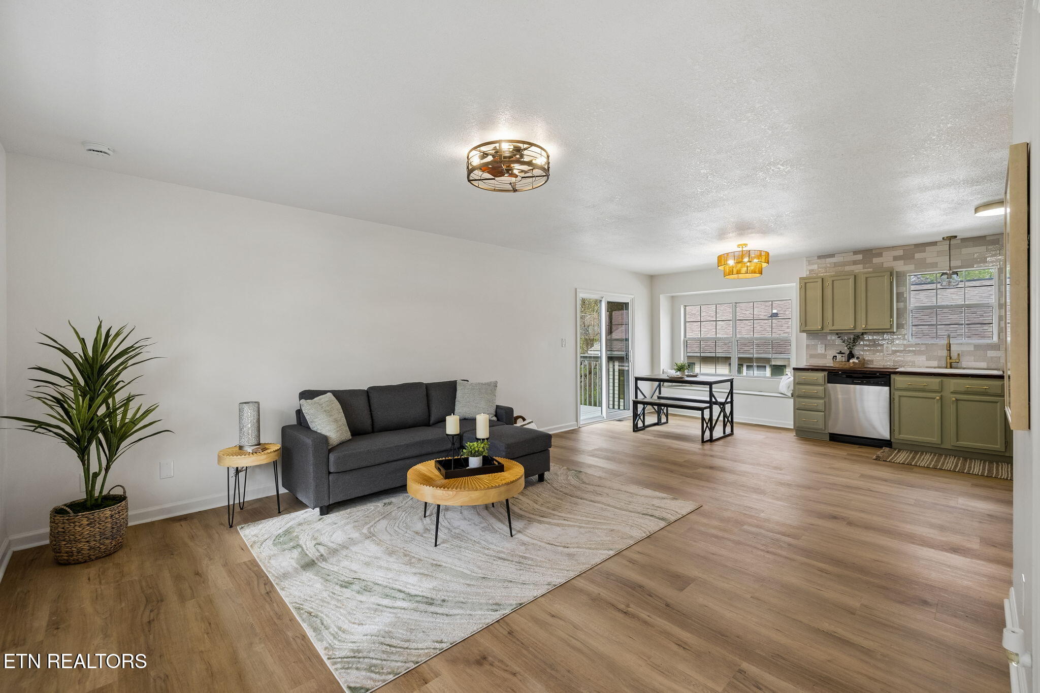 108 Jellico Lane Oak Ridge, TN 37830 - Photo 4 of 18 6-108 Jellico Ln - 006