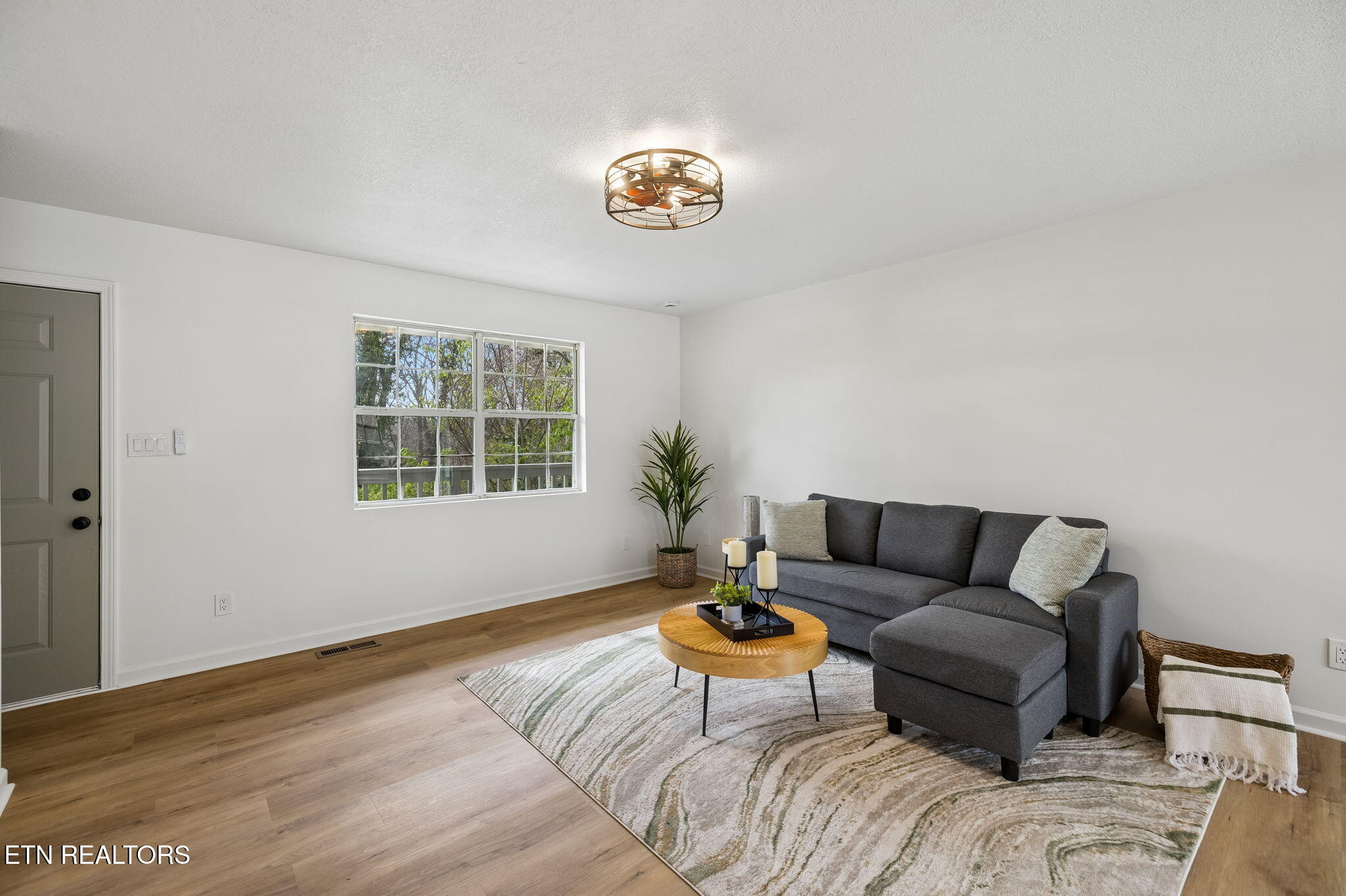 108 Jellico Lane Oak Ridge, TN 37830 - Photo 5 of 18 7-108 Jellico Ln - 007