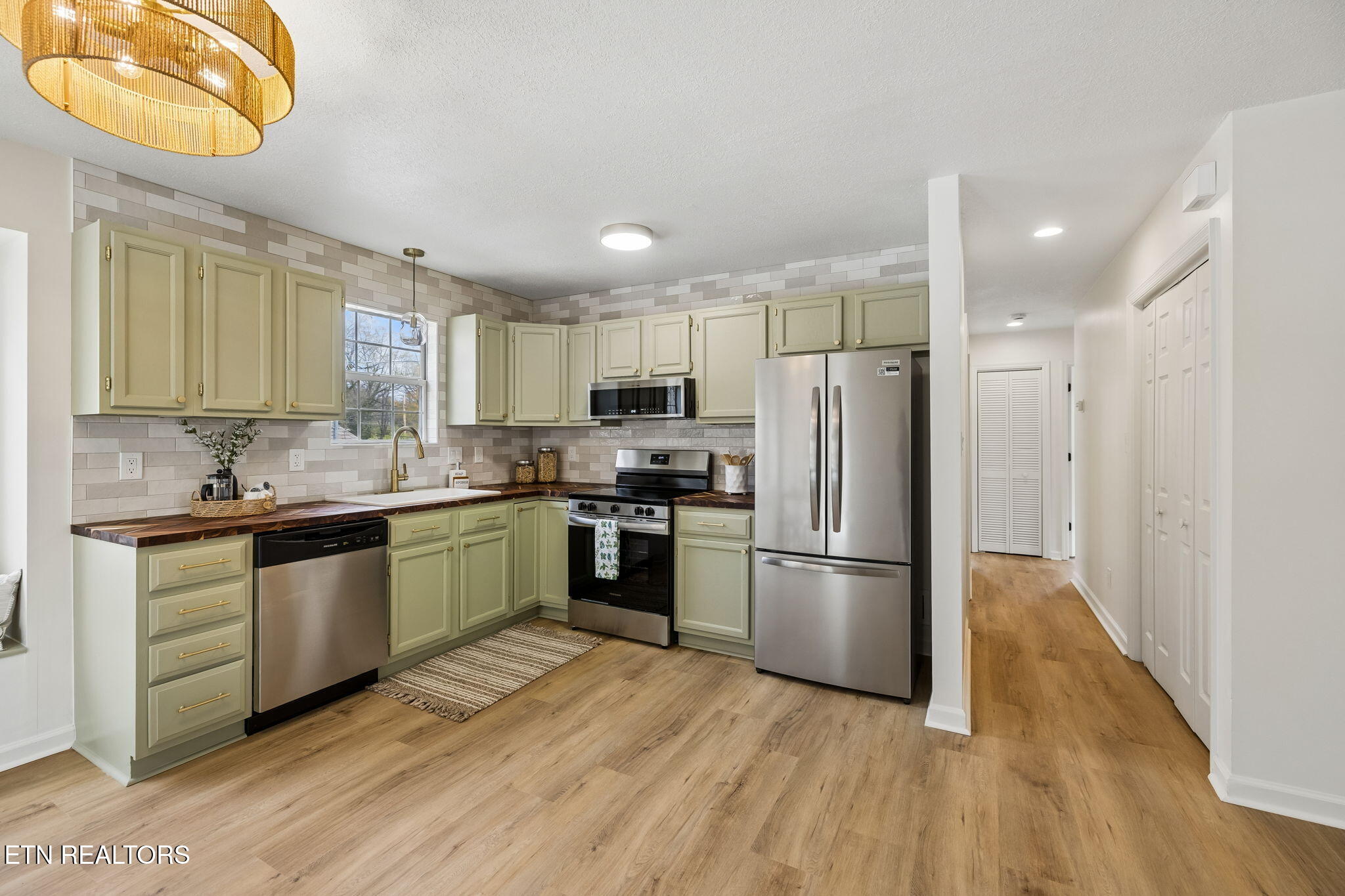 108 Jellico Lane Oak Ridge, TN 37830 - Photo 6 of 18 9-108 Jellico Ln - 009